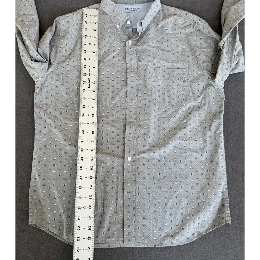Banana Republic Luxe Poplin Shirt Mens L‎ Grey Raccoon Print Untucked Slim Fit